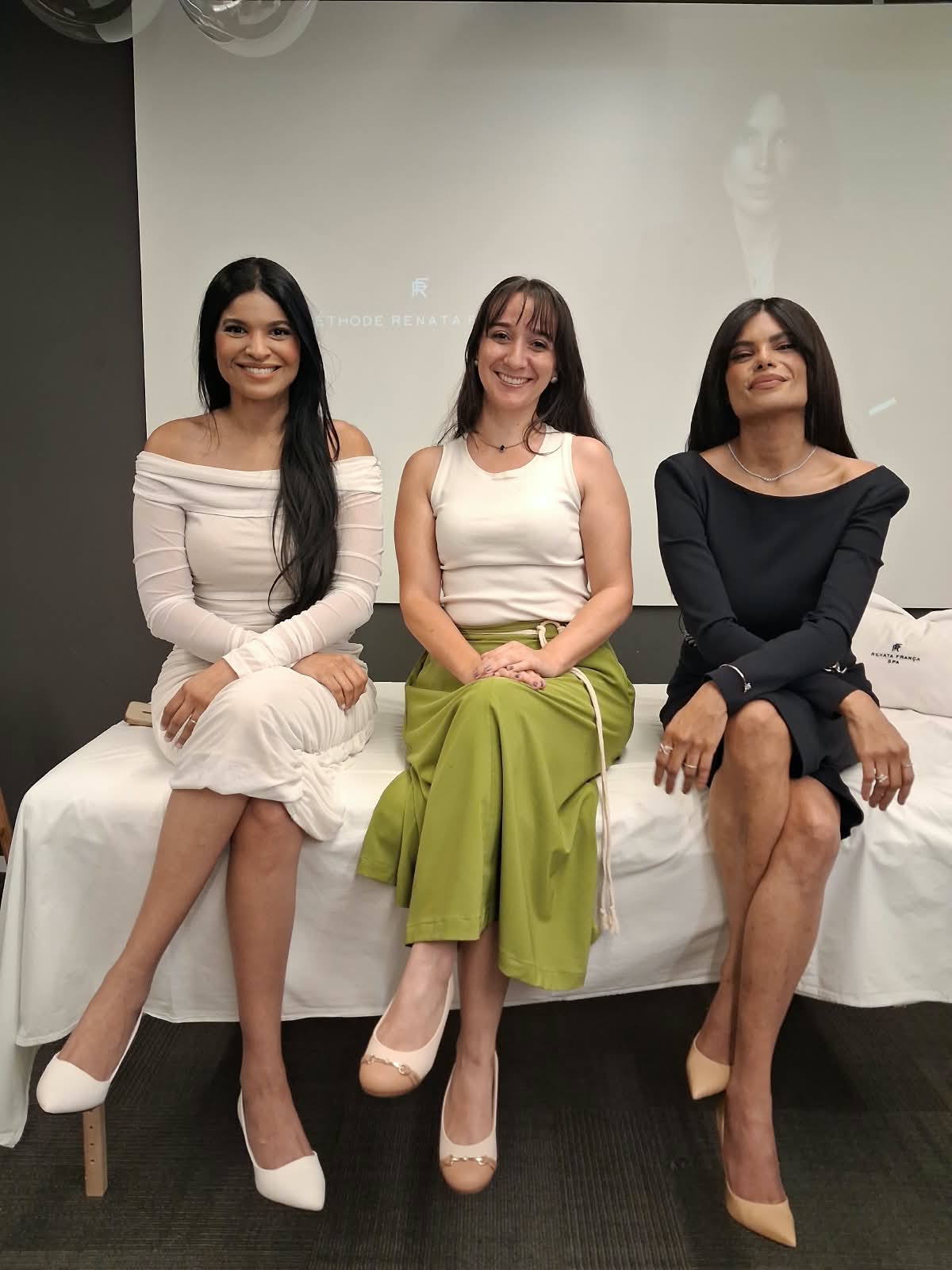 Fernanda Crivari na formação do Método Renata França, ao lado de Renata França